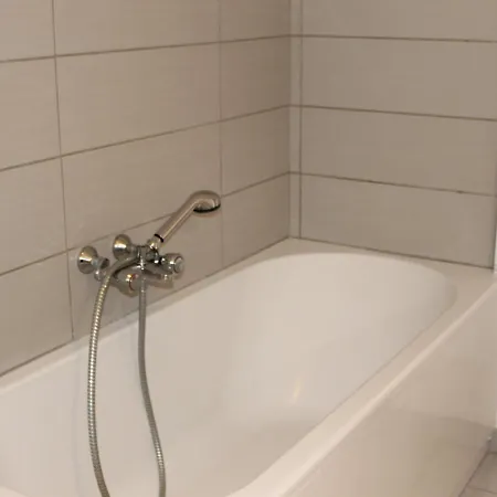 公寓 **appartement T3 Centre-ville Avec Piscine, Terrasse Et Wi-fi** - Fr-1-541-74 拉罗什波赛