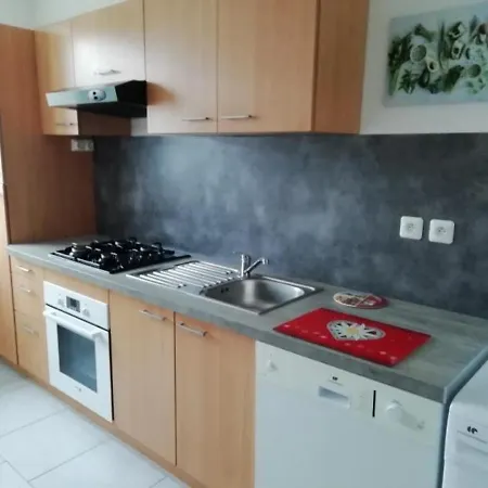 公寓 **appartement T3 Centre-ville Avec Piscine, Terrasse Et Wi-fi** - Fr-1-541-74 拉罗什波赛