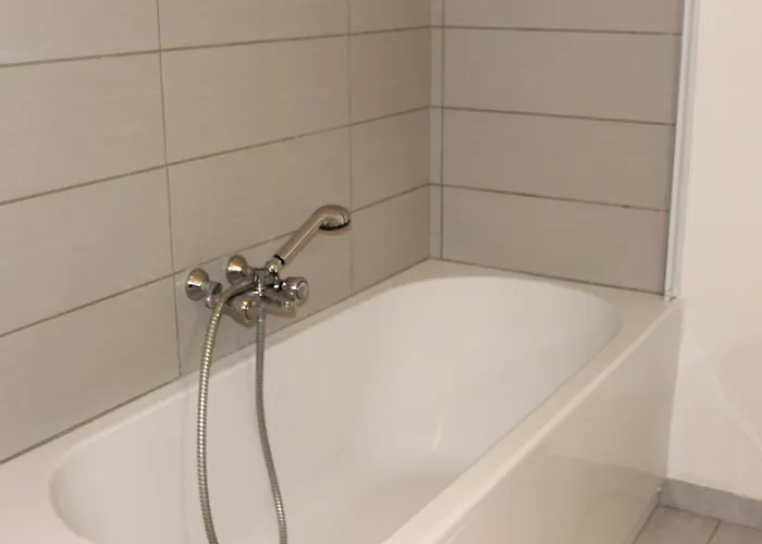 公寓 **appartement T3 Centre-ville Avec Piscine, Terrasse Et Wi-fi** - Fr-1-541-74 拉罗什波赛