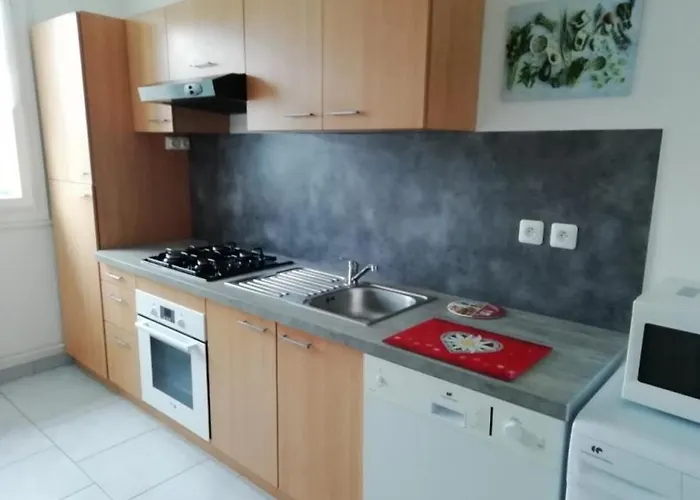 公寓 **appartement T3 Centre-ville Avec Piscine, Terrasse Et Wi-fi** - Fr-1-541-74 拉罗什波赛